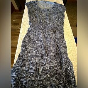 2 for $15 DAISY  FUENTES DRESS - SLEEVELESS Navy & white